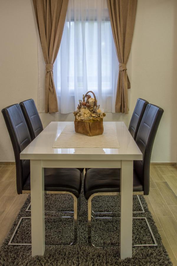 Vacation Home Danilo 자블야크 외부 사진